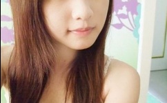 美女脱了个精光露出奶囗和尿囗